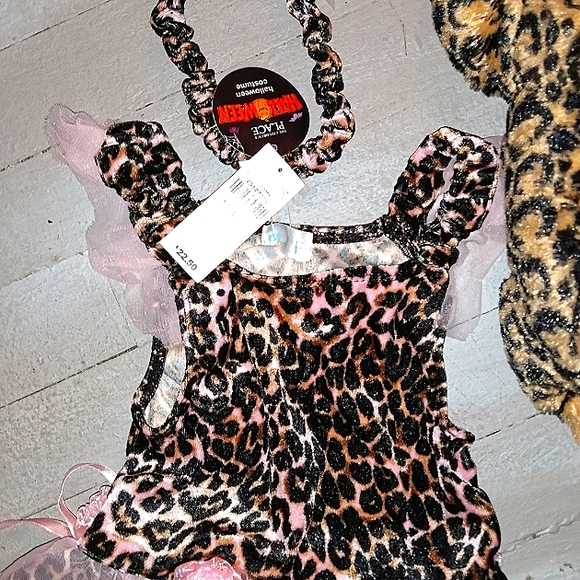 Halloween outfit - Picture 2 of 2